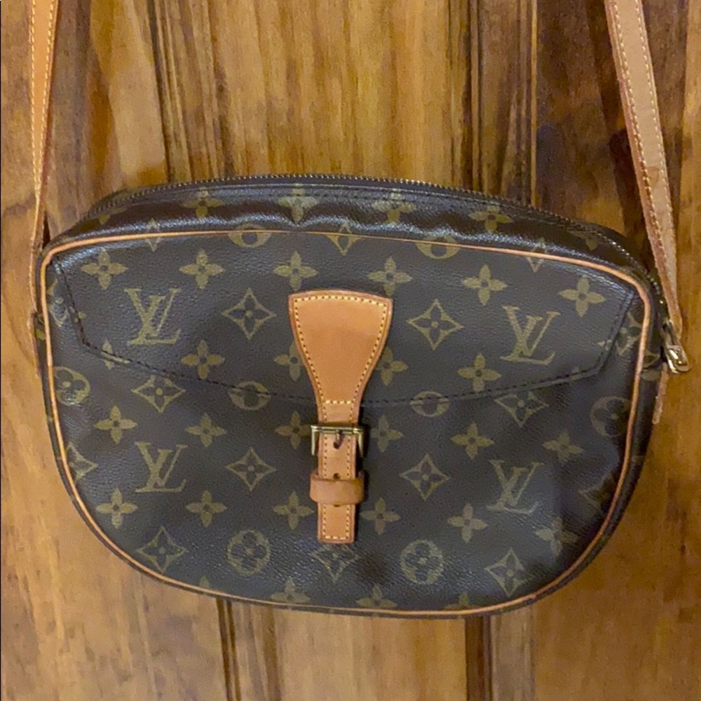 Louis Vuitton Jeune crossbody used